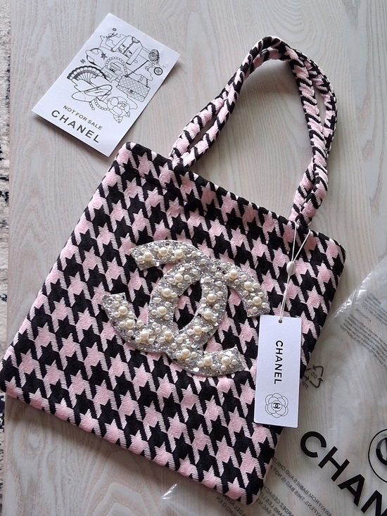 Chanel Tote GWP Handbags - Chanel GWP Pink & Black Houndstooth Tote with Pearl CC Logo